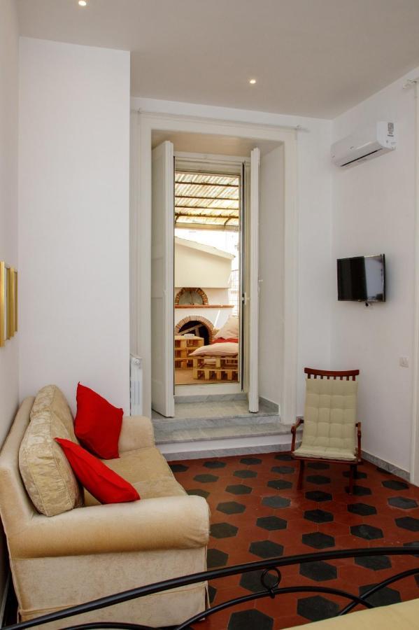 Euplea Napoli Acomodação com café da manhã Exterior foto